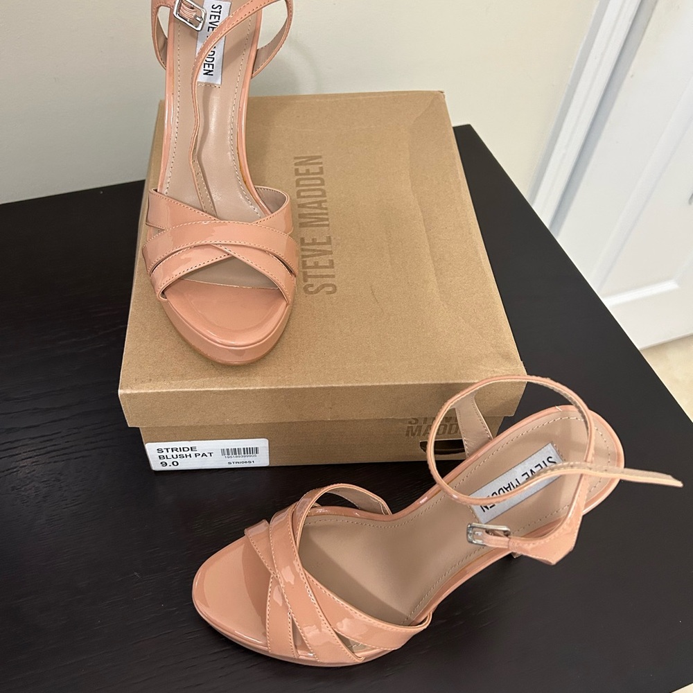 Steve Madden Women's Strappy Sandals - Peach